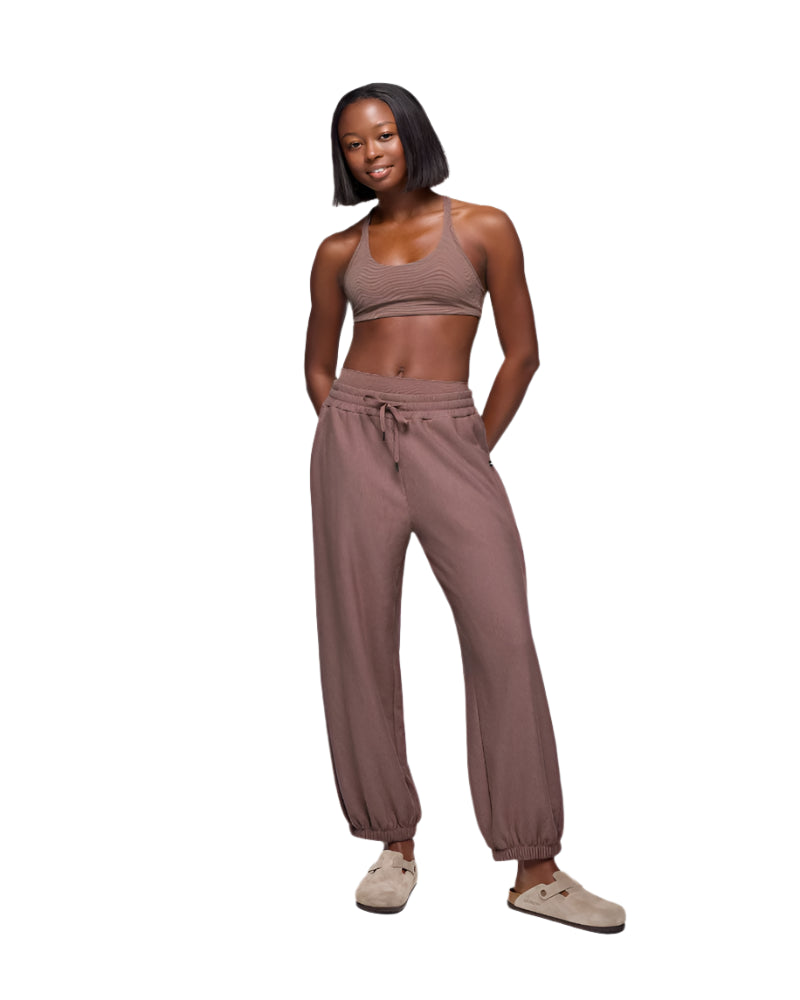 Weave pattern sports bra