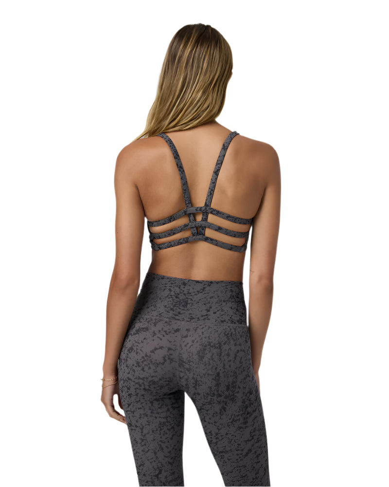 Vuori Yosemite Sports bra - Chia Stucco