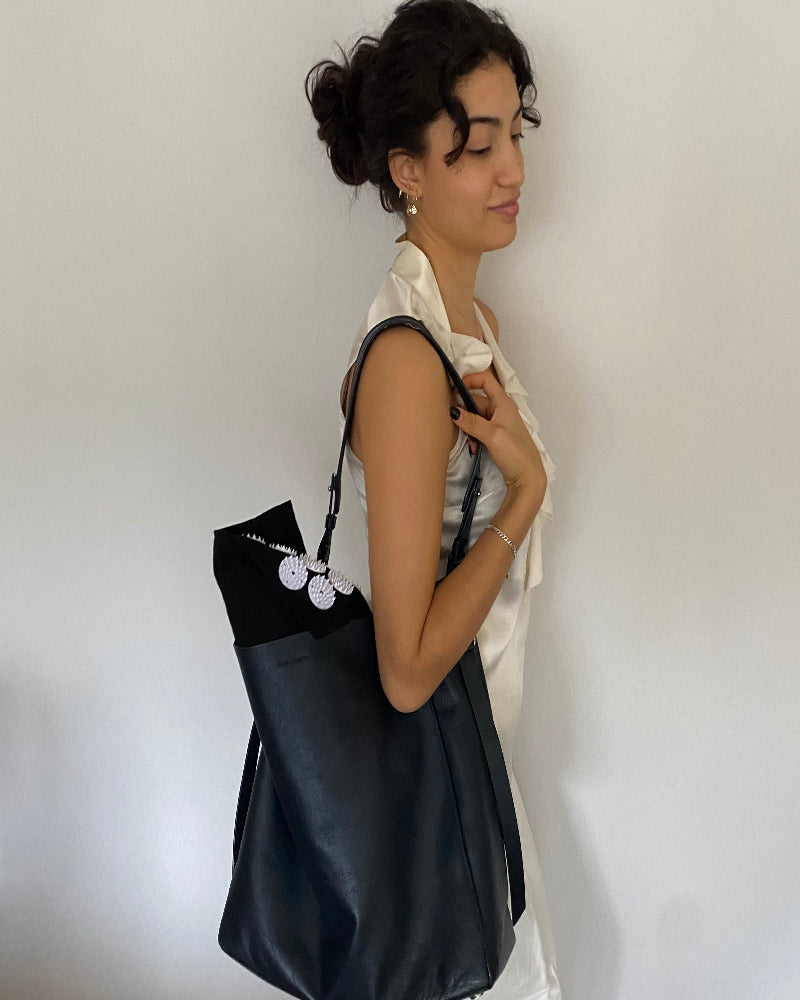 acupressure mat in black