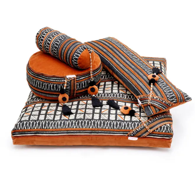 Chattra best sale yoga bolster