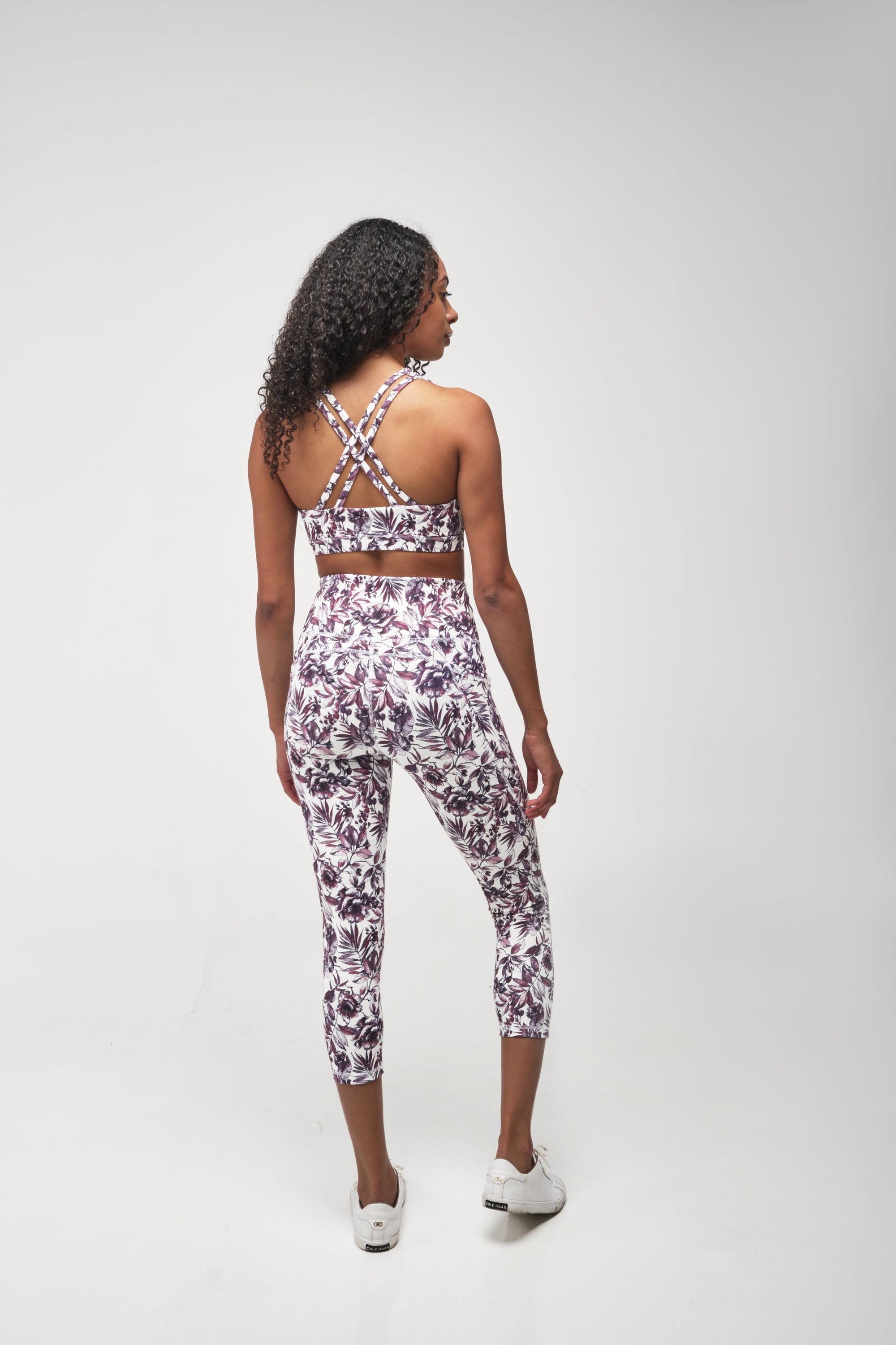 Mulberry Floral Pocket Capri leggings